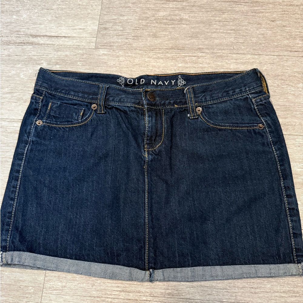 Old Navy Dark Wash Denim Mini Skirt - Picture 4 of 9